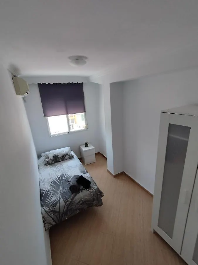 Piso Amplio Y Comodo. Apartment Malaga
